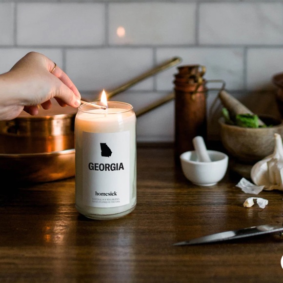 HOMESICK GEORGIA NWT NATURAL SOY CANDLE - Picture 1 of 13